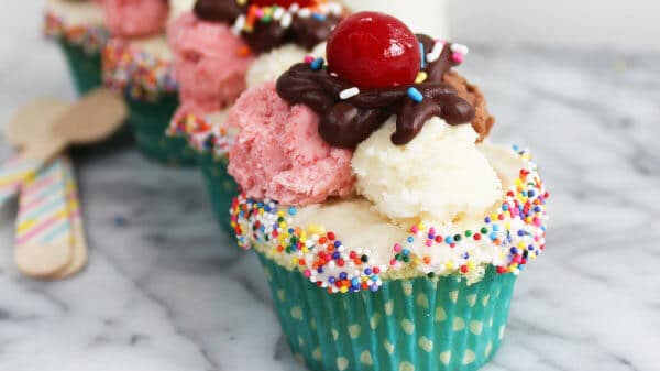 Ice Cream Sundae Cupcakes {cute Vanilla Cupcakes Recipe With Homemade