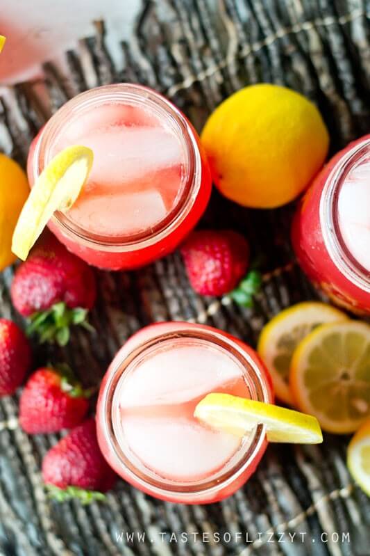 Sparkling Strawberry Punch {Easy Summer Fruit Drink with Jello}