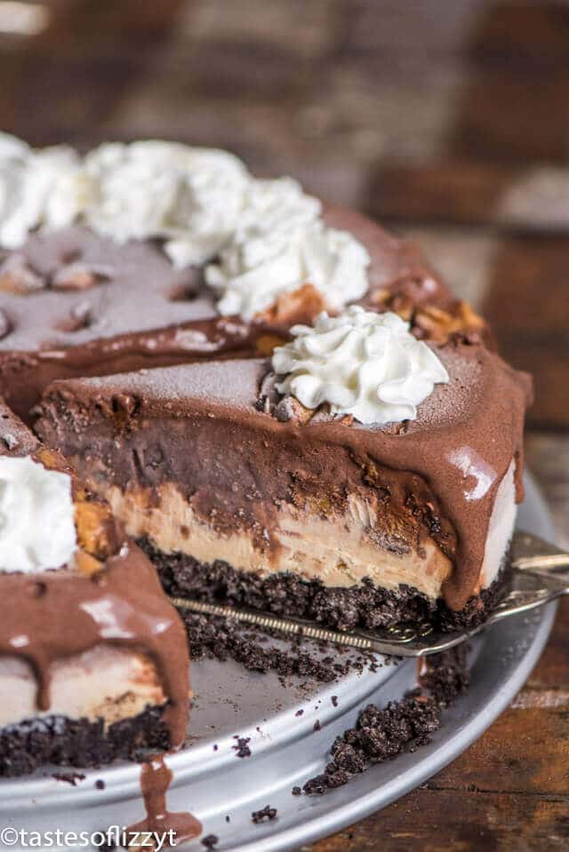 Frozen Chocolate Peanut Butter Pie {Easy No Bake Dessert Recipe}