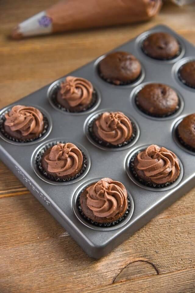 Mini Chocolate Cupcakes {A Fun Mini Size Hand-held Treat}