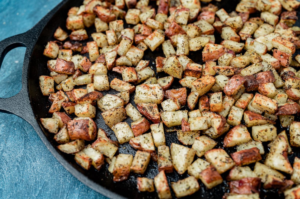 Crispy Roasted Red Potatoes (with yummy seasoning!) - Fit Foodie Finds
