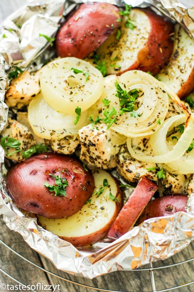 Chicken and Potatoes Foil Packets Recipe {Easy Campfire Dinner Idea}