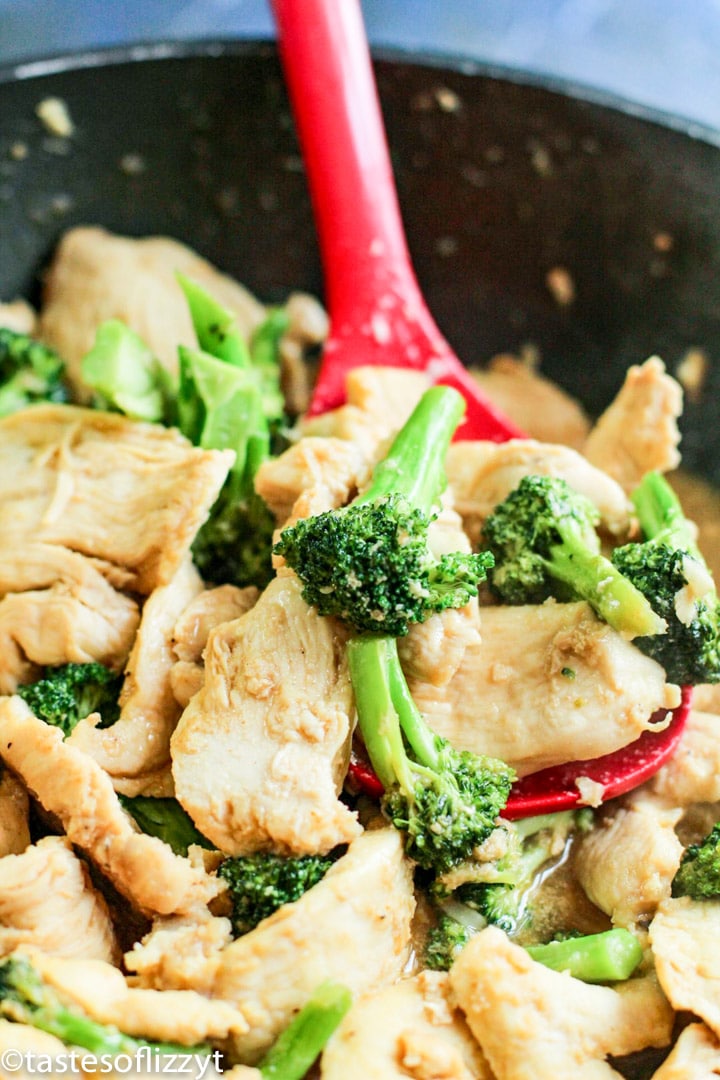 Chicken and Broccoli Stir Fry Recipe {Easy 30 Minute Stir Fry Dinner}