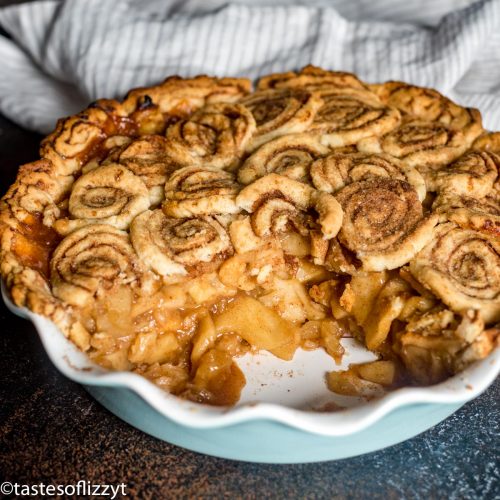 Cinnamon Bun Apple Pie - Pastries Like a Pro