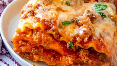 Easy Lasagna Recipe (No Need to Boil the Noodles!)