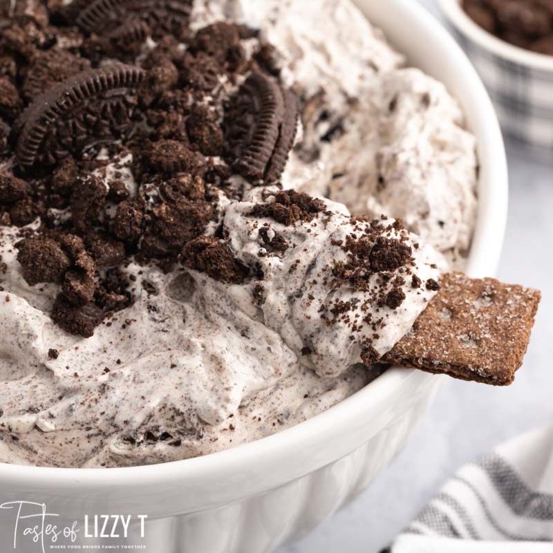 Oreo Fluff Dessert Dip {4 ingredients} | Tastes of Lizzy T