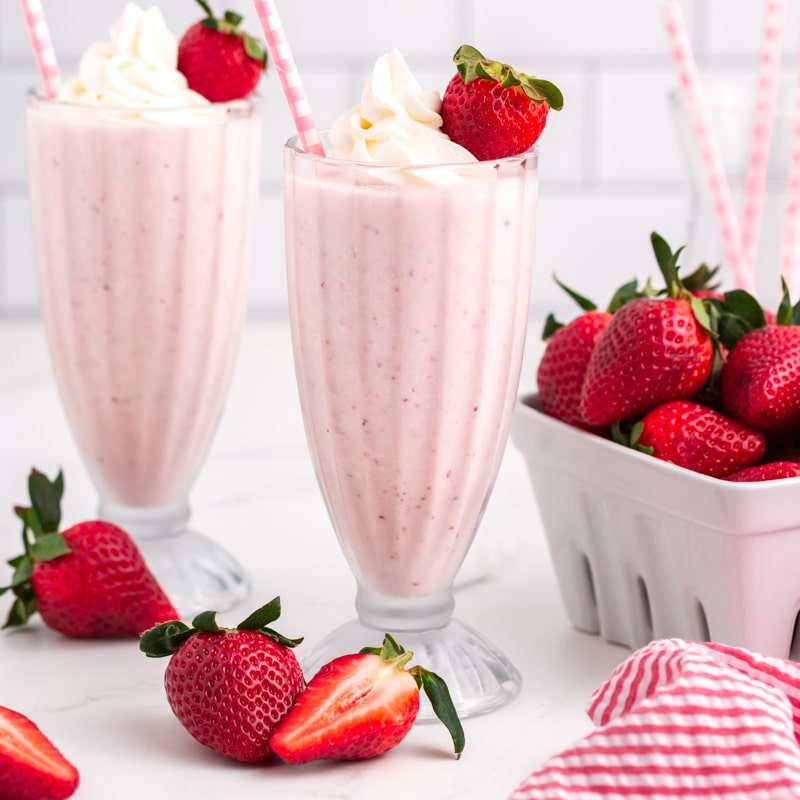https://www.tastesoflizzyt.com/wp-content/uploads/2022/04/strawberry-milkshake-2.jpg