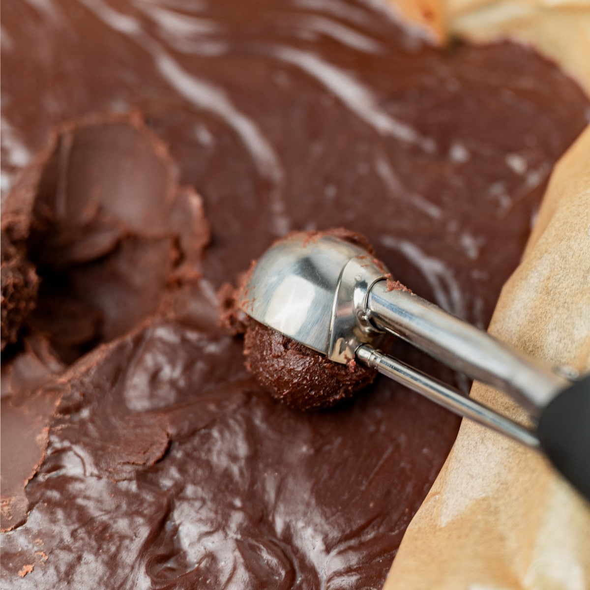 Homemade Chocolate Truffles {5 Ingredients}