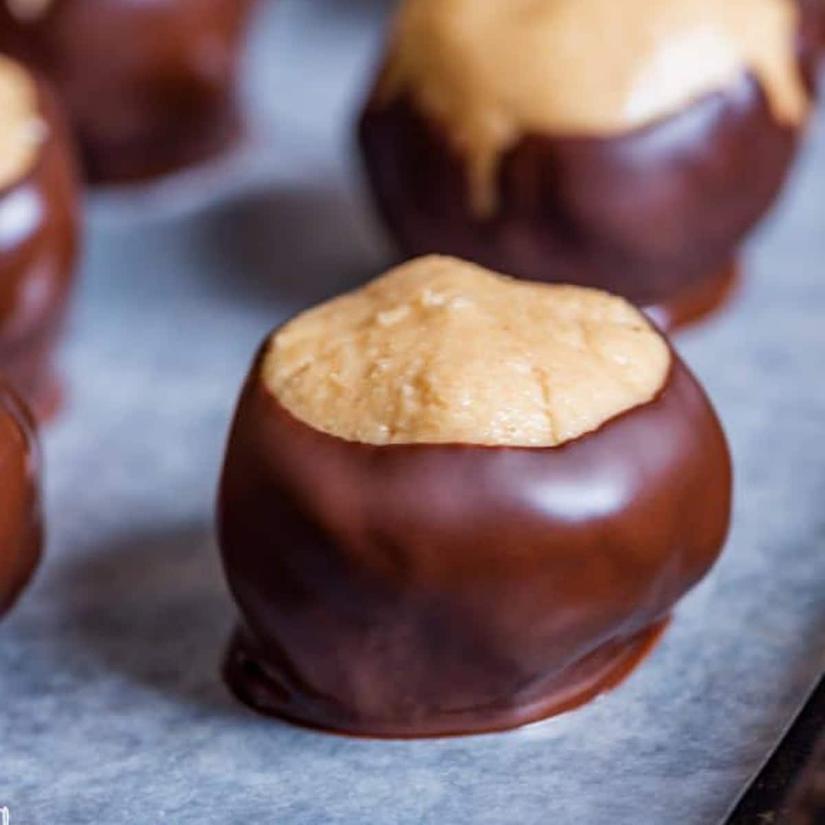 How to Make Buckeyes {Easy Buckeye Recipe} Tastes of Lizzy T