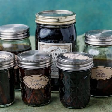 How to Make Vanilla Extract - Tastes of Lizzy T