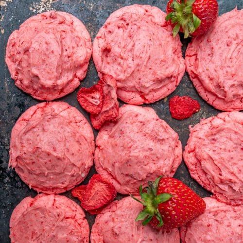 https://www.tastesoflizzyt.com/wp-content/uploads/2023/07/strawberry-cookies-19-500x500.jpg