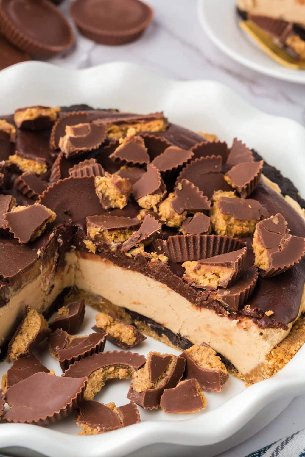 Reese's Peanut Butter Cup Pie | Tastes of Lizzy T