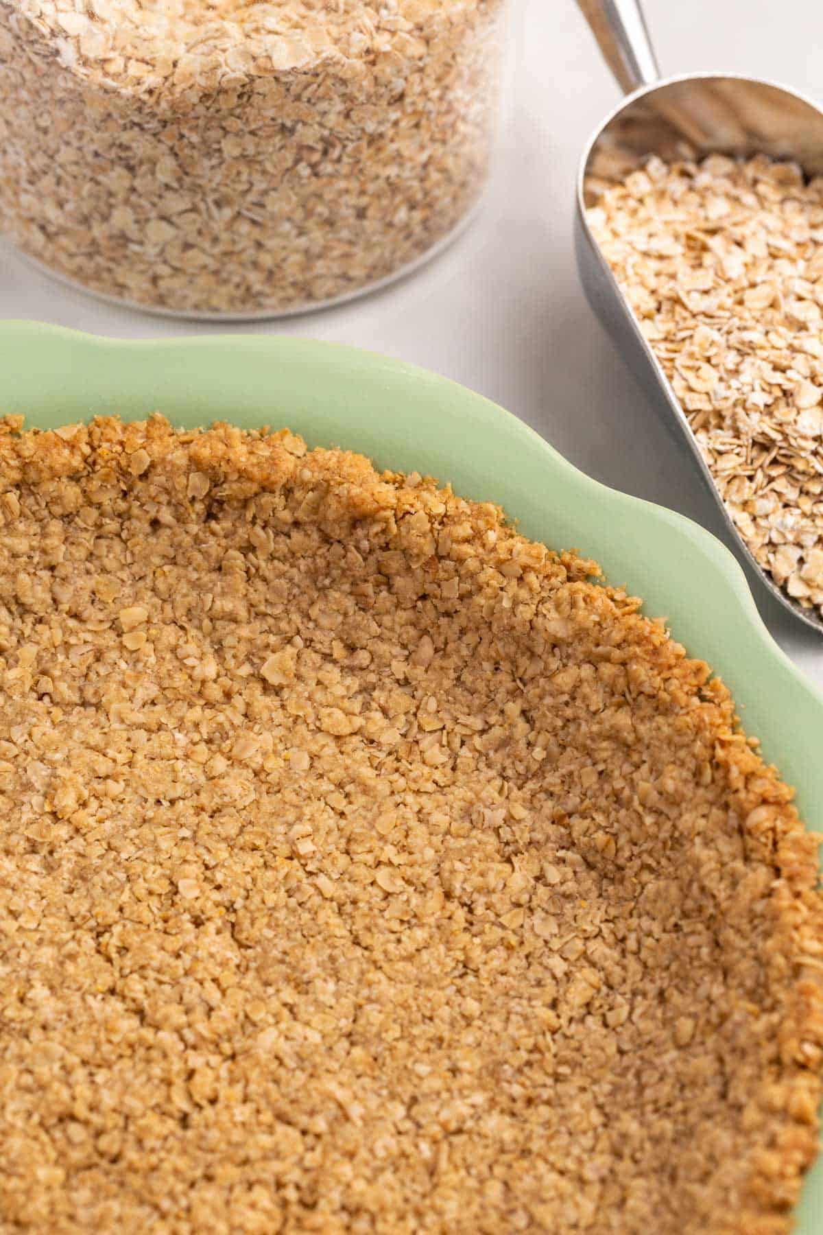 closeup of an easy oatmeal pie crust