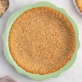 baked oatmeal pie crust in a pan