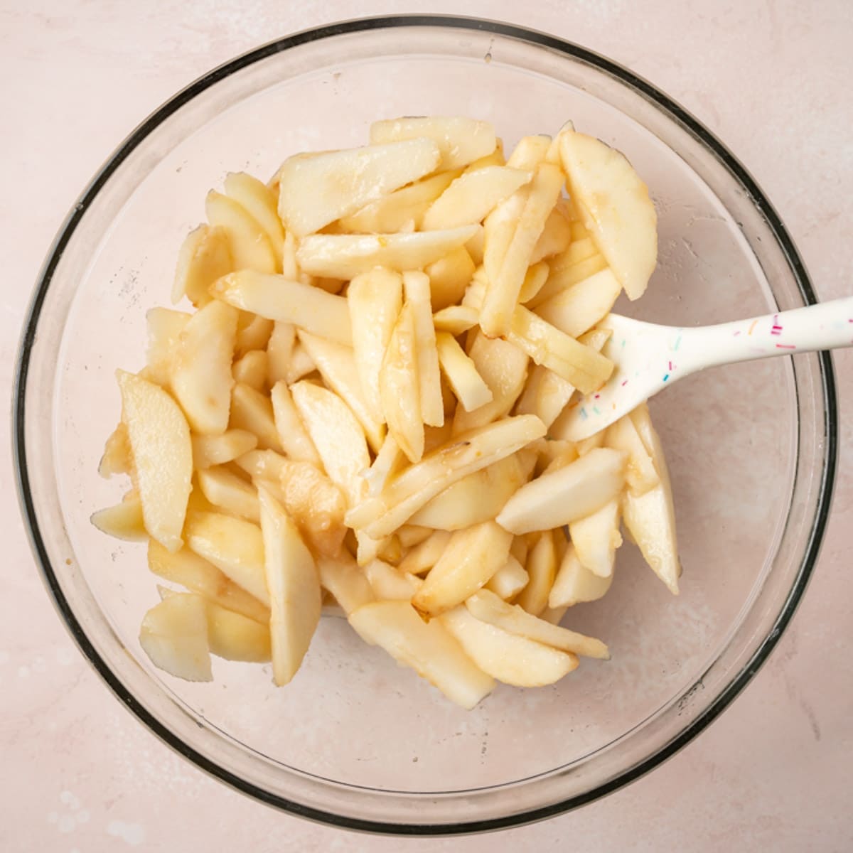 pears sliced in a bowl