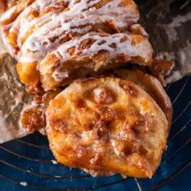 closeup of caramel apple pull apart bread