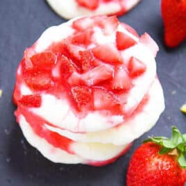 a stack of strawberry lemon frozen yogurt cookies