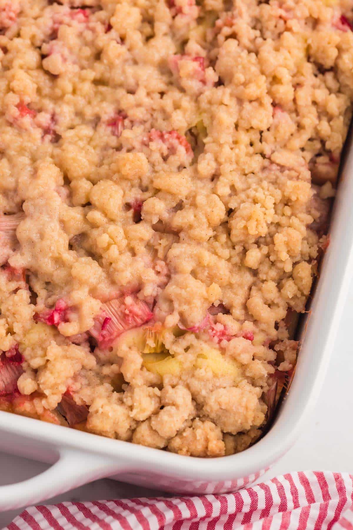 baked rhubarb coffee cake